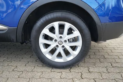 Car image 27