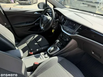 Car image 30