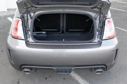 Car image 32