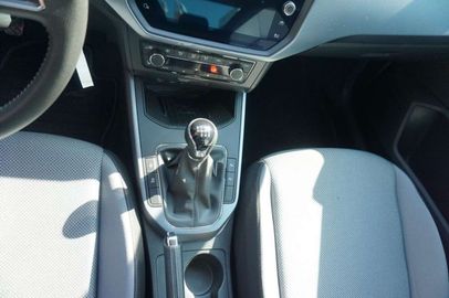 Car image 15