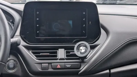 Car image 21