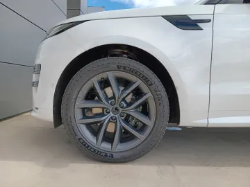 Car image 22