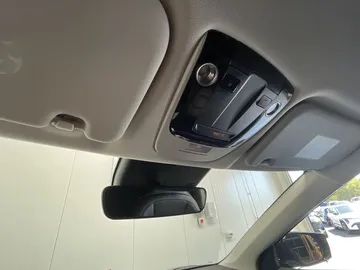 Car image 35
