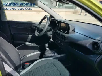 Car image 25