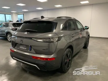 Car image 40