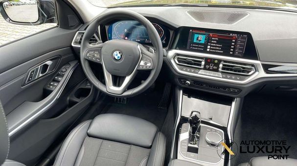 BMW 320d Touring xDrive Sport Line 140 kW image number 4