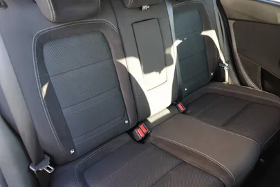 Car image 32