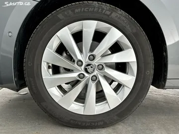 Car image 34