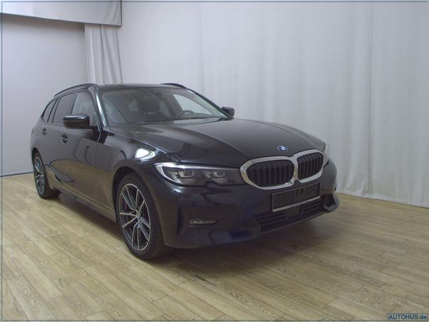 BMW 320d Touring xDrive 140 kW image number 2