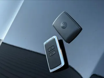 Car image 37