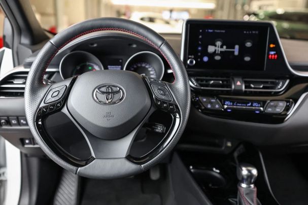 Toyota C-HR 90 kW image number 20