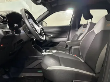 Car image 24