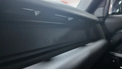Car image 40