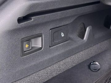 Car image 49