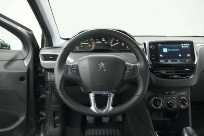 Car image 30