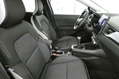 Car image 12