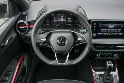 Car image 14