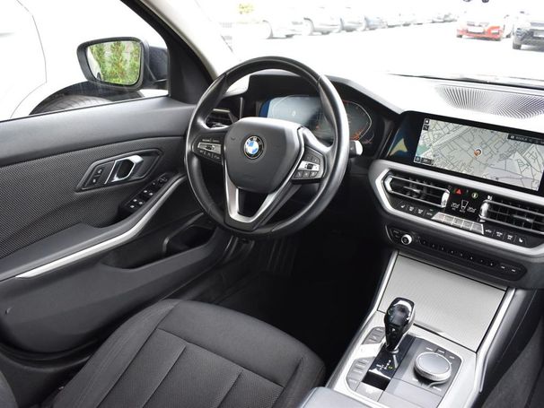 BMW 320d Touring xDrive 140 kW image number 8