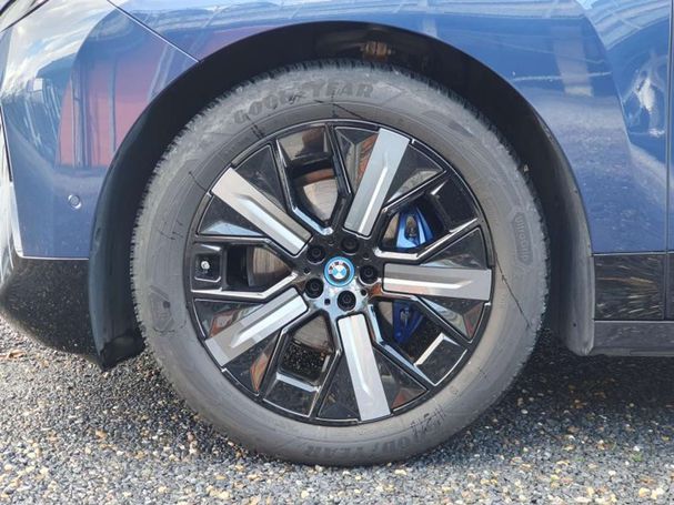 BMW iX xDrive50 385 kW image number 5