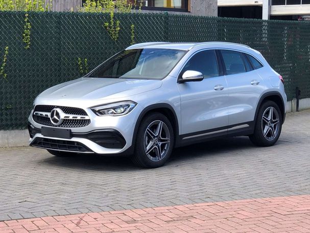 Mercedes-Benz GLA 180 100 kW image number 1