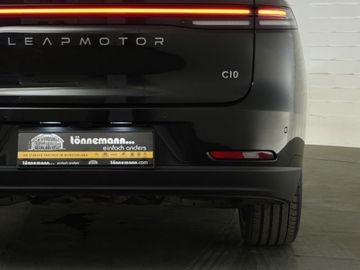 Car image 34