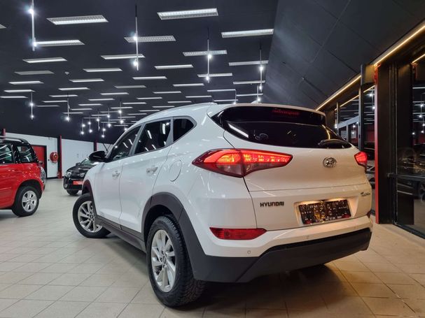 Hyundai Tucson 1.7 CRDi 2WD blue 85 kW image number 5