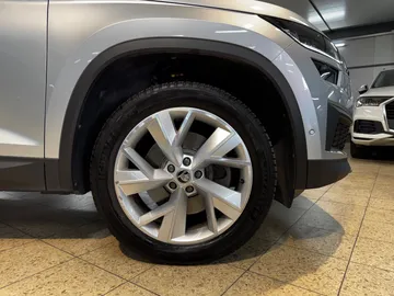 Car image 31