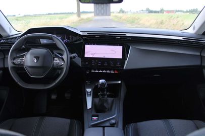 Car image 26