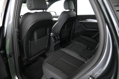 Car image 37