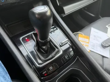 Car image 40