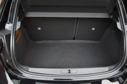 Car image 28