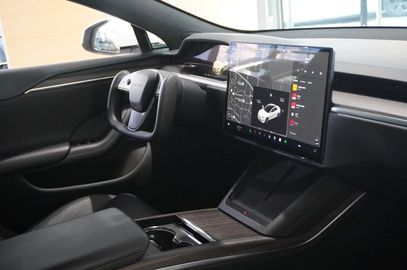 Car image 43