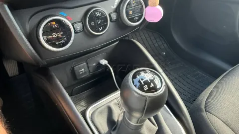 Car image 30