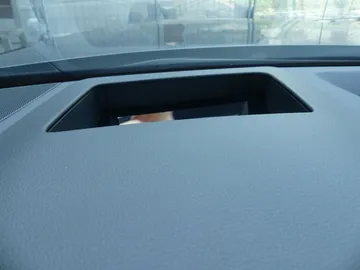 Car image 33