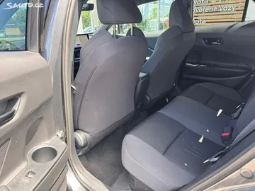 Car image 13