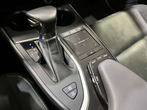 Lexus UX 250h 135 kW image number 27