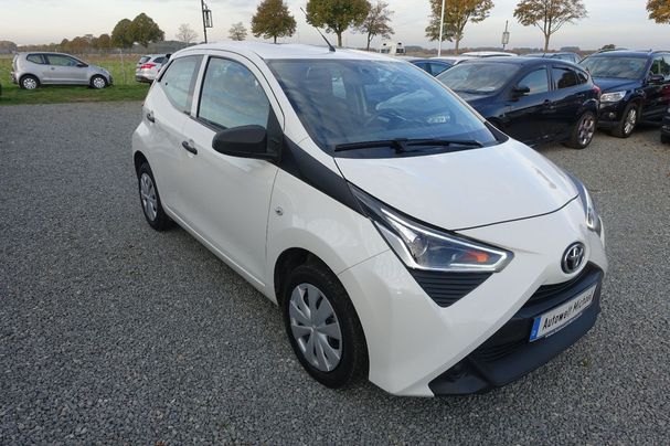 Toyota Aygo X 1.0 53 kW image number 2