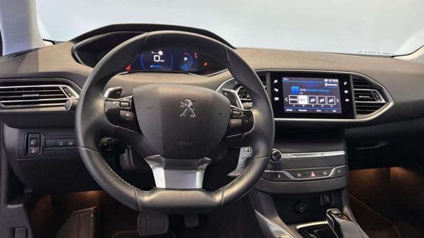 Peugeot 308 1.2 PureTech Allure 96 kW image number 7