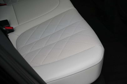 Car image 36