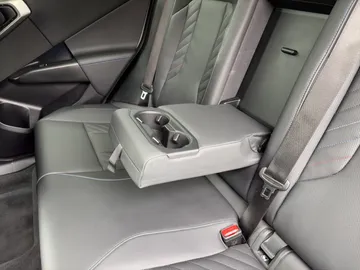 Car image 28