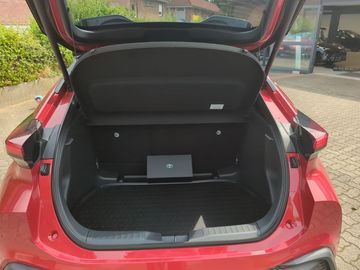 Car image 15