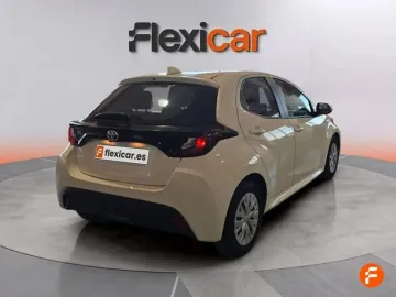 Car image 4