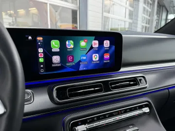Car image 24
