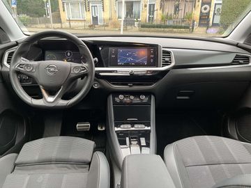 Car image 36