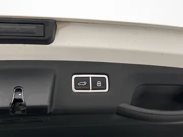 Car image 38