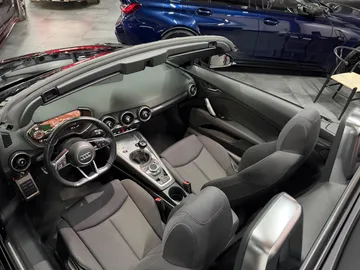 Car image 26