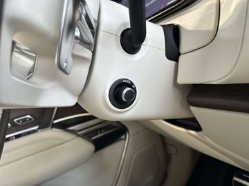 Car image 36