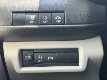Car image 37