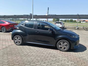 Car image 4