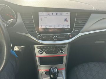 Car image 16